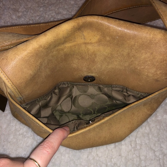 Vintage Coach Leather Shoulder Bag Purse - Picture 13 of 15